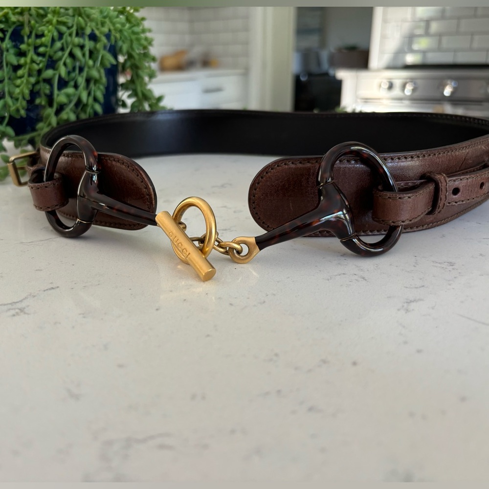 Gucci Brown Leather Belt with Tortoiseshell Rings and Gold Toggle